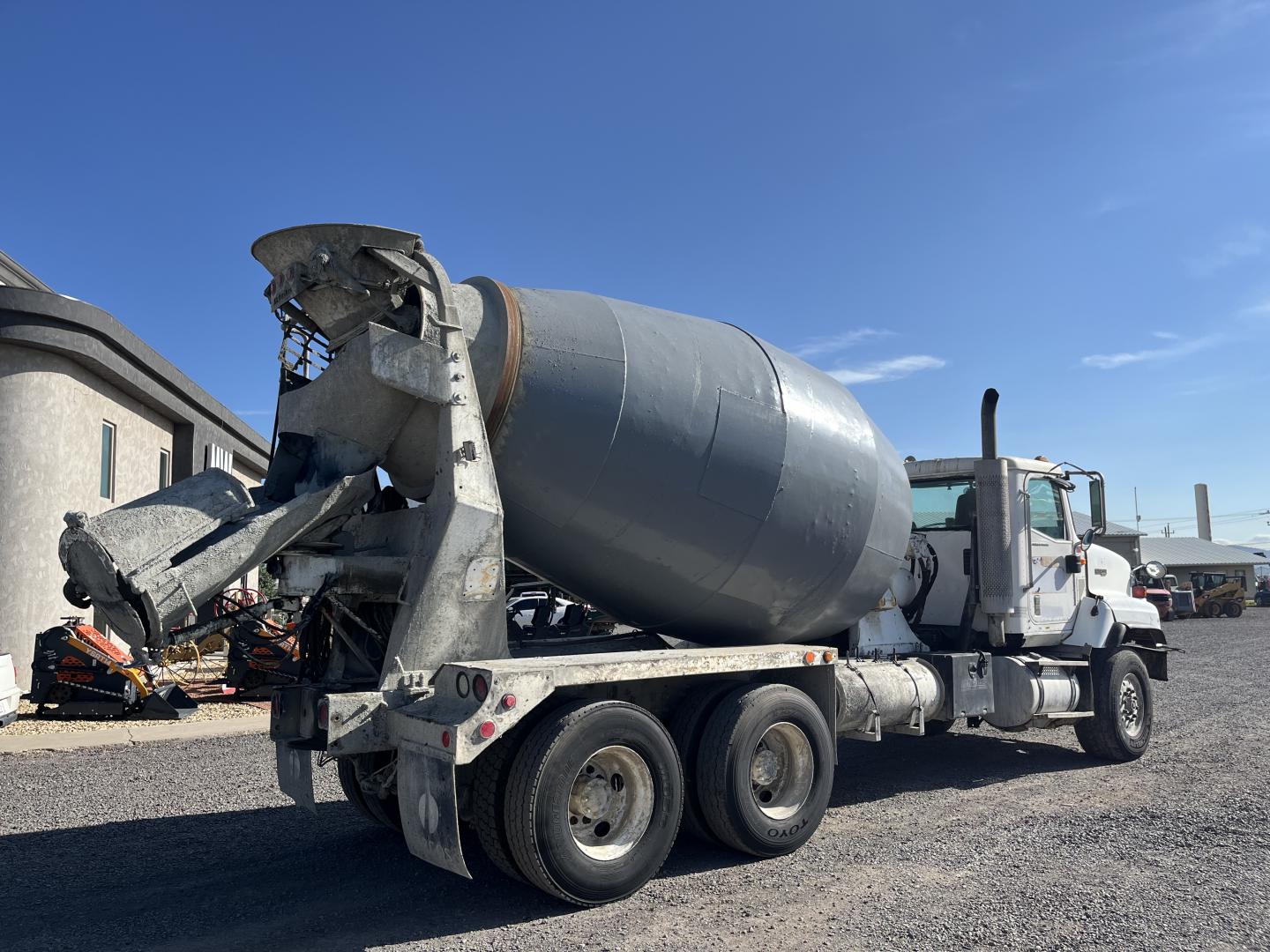 ./imagenes/INVOICE/2019/17648/CAMION REVOLVEDOR INTERNATIONAL PAYSTAR 5000 CON EQUIPO MCNEILUS (3).JPG